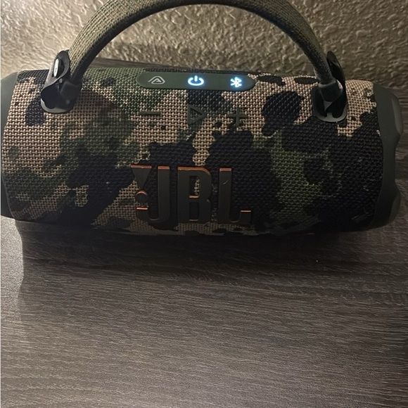 JBL Camouflage Bluetooth Speaker